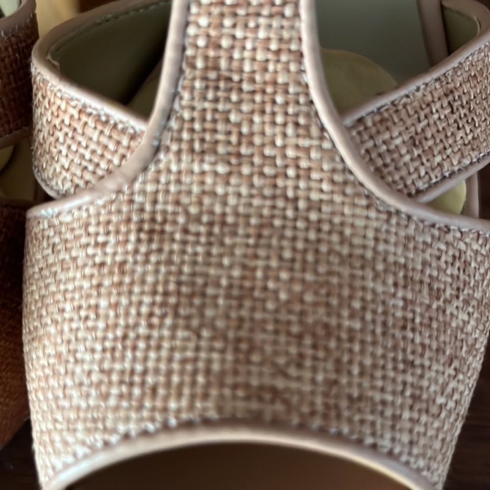 Jessica Simpson Pink Dolee Platform heels Size 8M- make an offer - Picture 4 of 6
